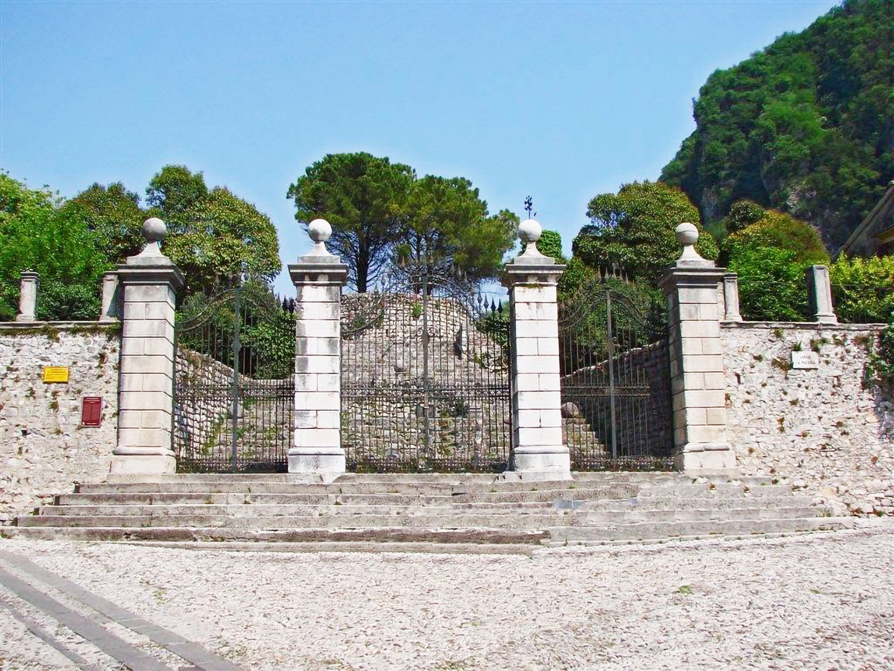 castrum-serravalle castrum-serravalle