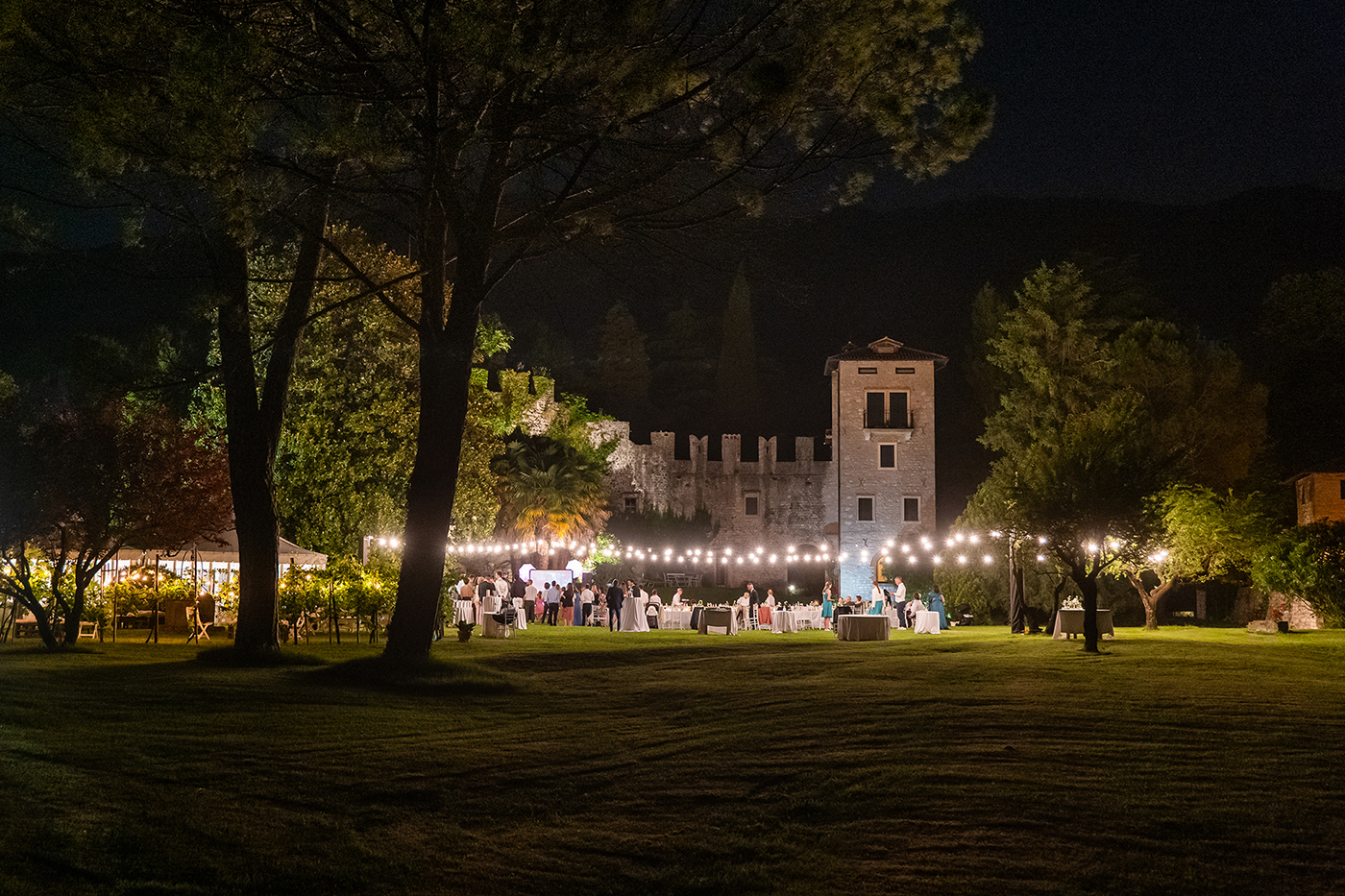 matrimonio-giardino-notte-castrum-serravalle matrimonio-giardino-notte-castrum-serravalle