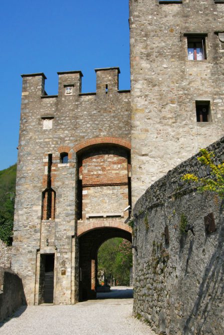 castrum-serravalle-torre